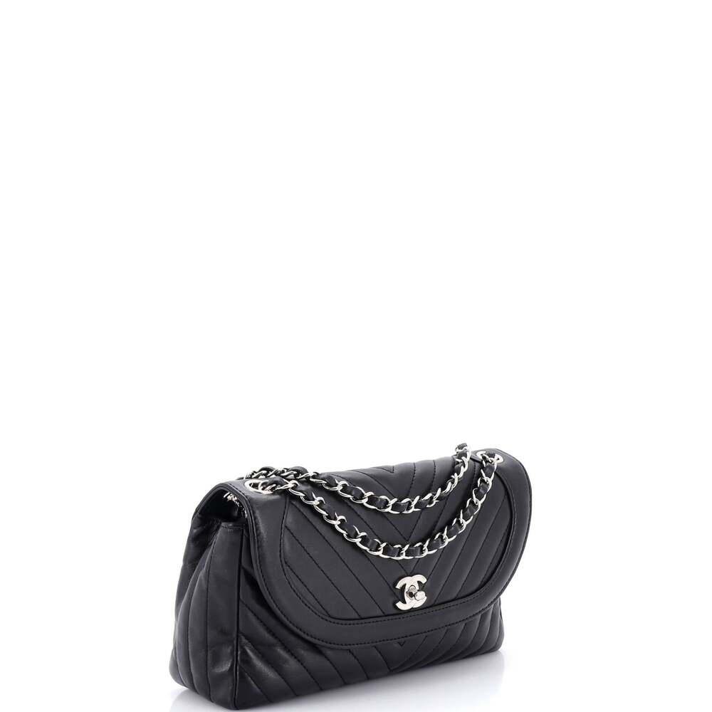 Chanel Round Cc Chain Flap Bag Chevron #233872C39B - Picture 2 of 8